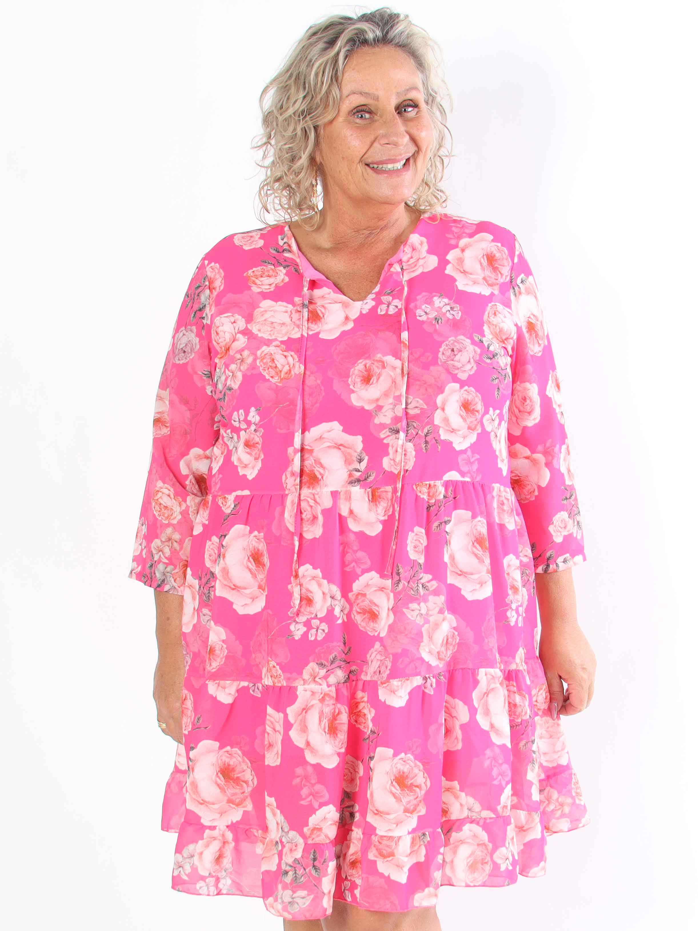 Stella - Blommig chiffongklänning med underkjol i viskos